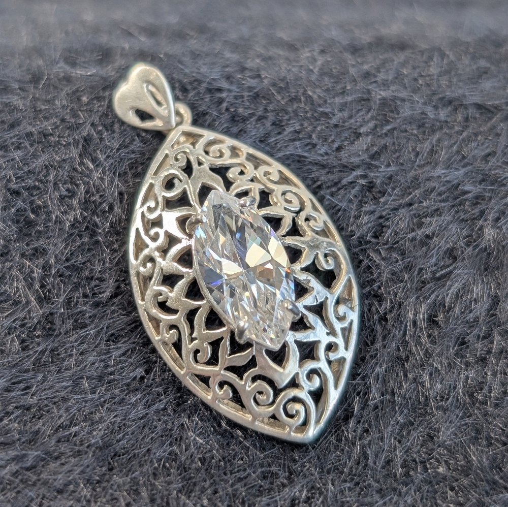 90's 925 Sterling Silver Marquise Filagree Pendant - Chunky Vintage